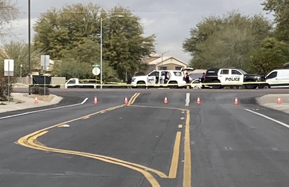 The @Goodyearpolice continues to process the scene of an officer involved shooting at Van Buren St and 152nd Ave. The suspect is dead and the officer is uninjured. Van Buren St is still closed from Estrella to Bullard pending the investigation.