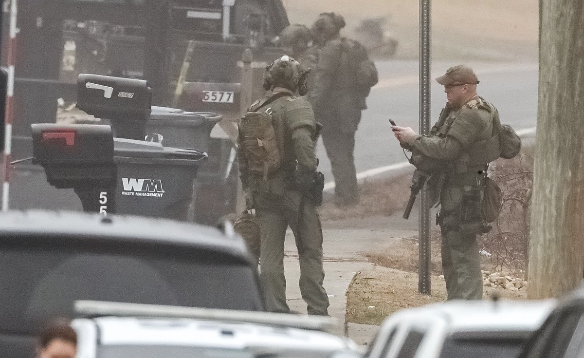 Gwinnett SWAT situation underway; residents told to shelter in place