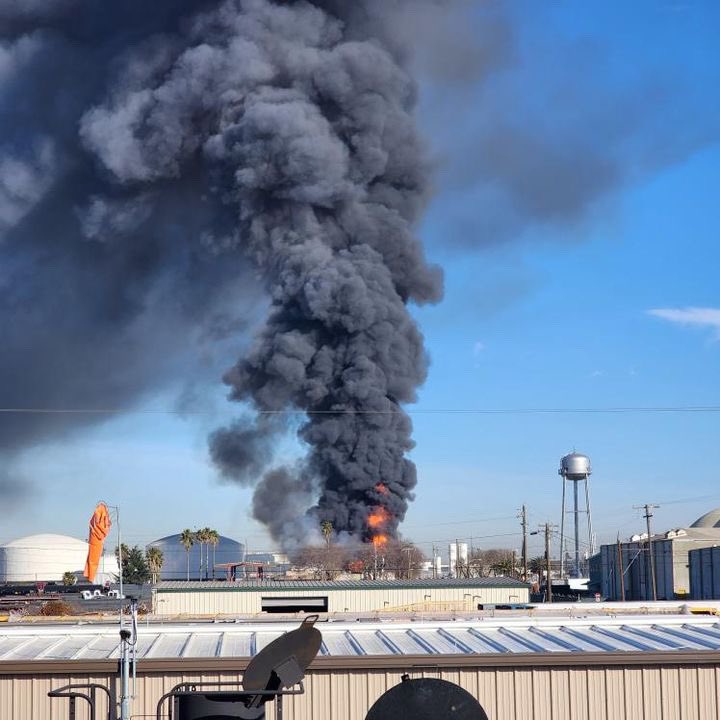 The large fire at the port was a maintenance shed. It's now been contained. fire stockton