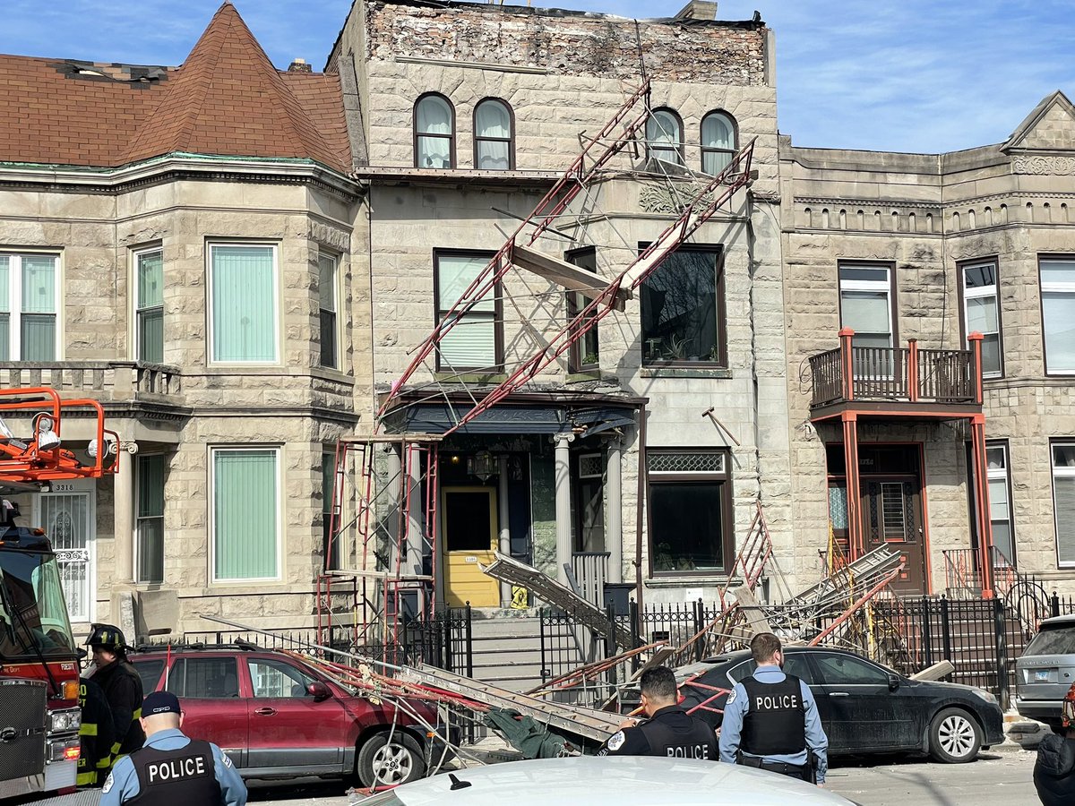 Scaffolding collapse in the 3300 block of W Warren Blvd. Chicago Fire Department says two men were taken to the hospital with serious injuries. Neighbors tell it sounded like an explosion as they watched the scaffolding collapse