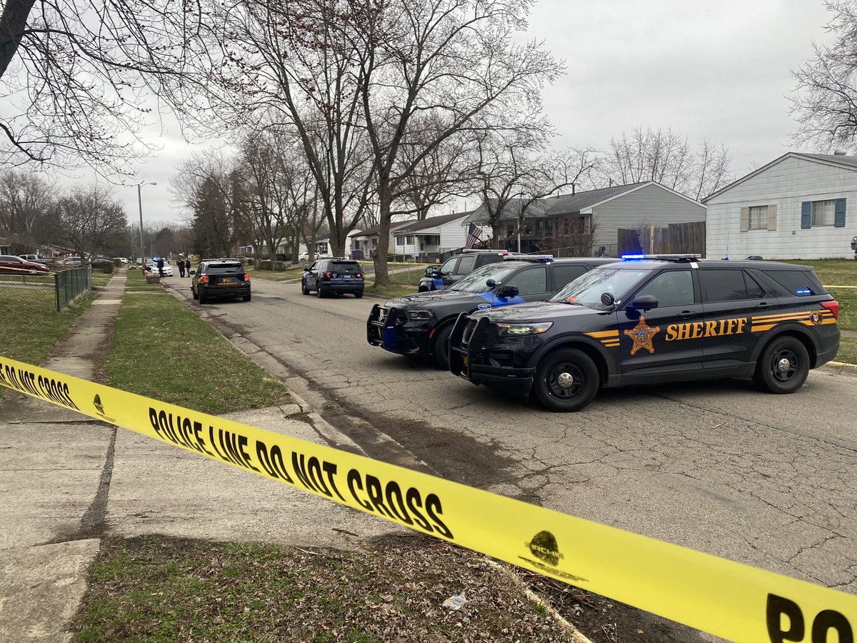 A detective with @OHFCSO tells this was a drive-by shooting. One person was grazed by a bullet, but they were treated at the scene and are expected to be okay.