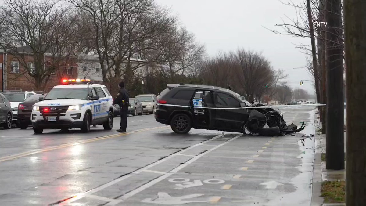 Serious car accident has left a person in life threatening condition in Canarsie BROOKLYN this morning. Originally reported at Paedegat 4th street, incident was located at 76th and Flatlands