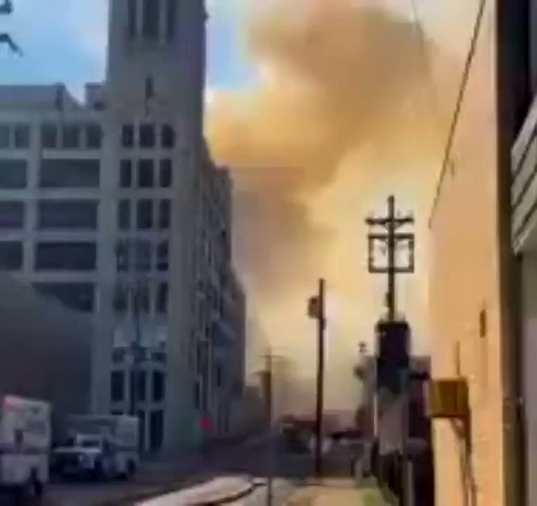 A massive fire has broken out in Camp Washington, Cincinnati, Ohio. The blaze has caused a 5-alarm fire, and emergency services are currently on the scene.