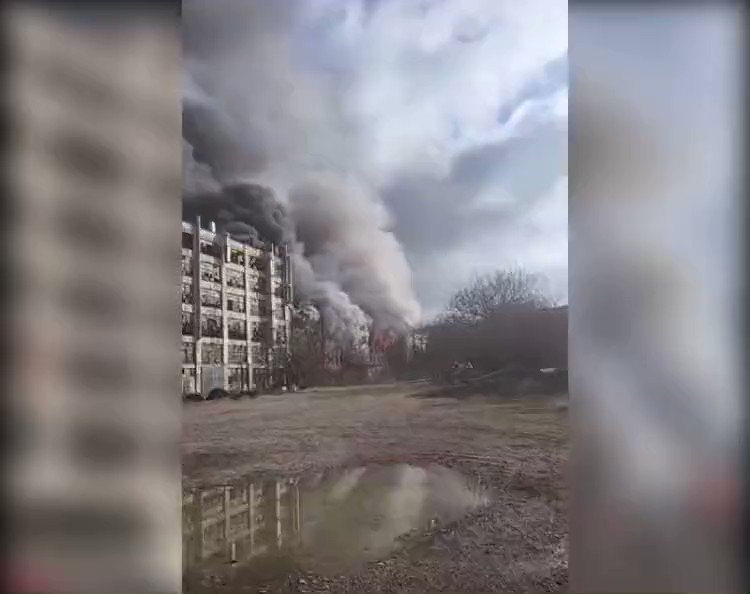 Fire crews are responding to a developing 6-alarm structure fire on Arlington Street in Cincinnati, Ohio   The fire is coming from the Crosley Building.  No injuries reported.  The cause of the fire is still being investigated.