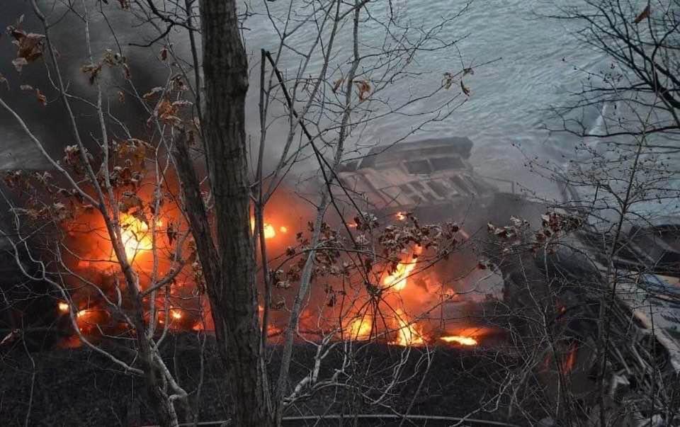 This morning, a train derailed and crashed in the Sandstone area of Summers County, WV. The train hit a boulder and crashed into the New River.