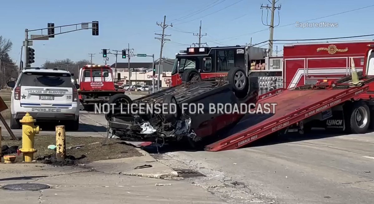 At approximately 1:00pm, the @GlenviewFire responded to an auto accident on the 3000 block of Milwaukee Avenue. 6 ambulances were requested and 6 people were taken to various hospitals. Police are investigating.