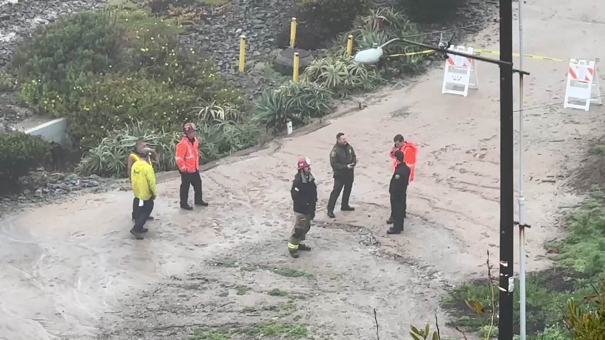 Landslide San Clemente at North Beach.  Three buildings side by side are evacuated