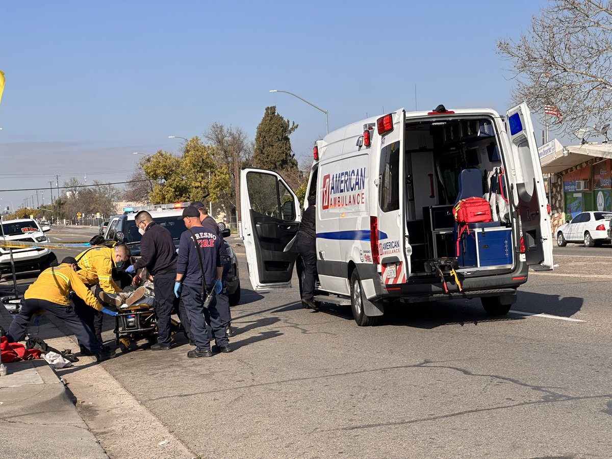 @FresnoPolice are investigating a stabbing that took place outside a smoke shop on Belmont and 1st streets. Officers were able to detain a suspect soon after arriving and the victim was taken to CRMC with unknown injuries