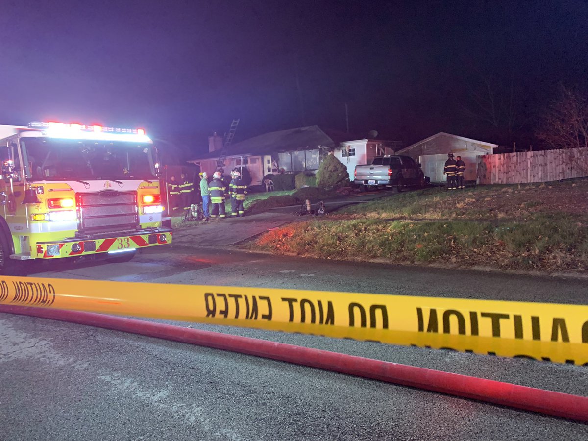 Dozens of @JeffersontownKY firefighters here on Marlin Dr. after a house caught fire. They tell one person died in the fire.