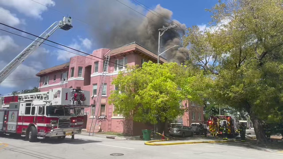 There is a fire in an abandoned building at SW 6th St. and SW 7th Ave. in Little Havana, Miami. No injuries reported so far. Traffic is impacting surrounding areas