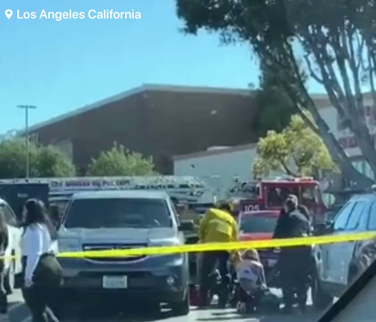 Multiple people have been shot at Trader Joe's Grocery     LosAngeles   California    Currently a massive response underway as multiple people have been shot at a Trader Joe's Grocery reports are saying that  3-4 people have been shot with at least one fatality