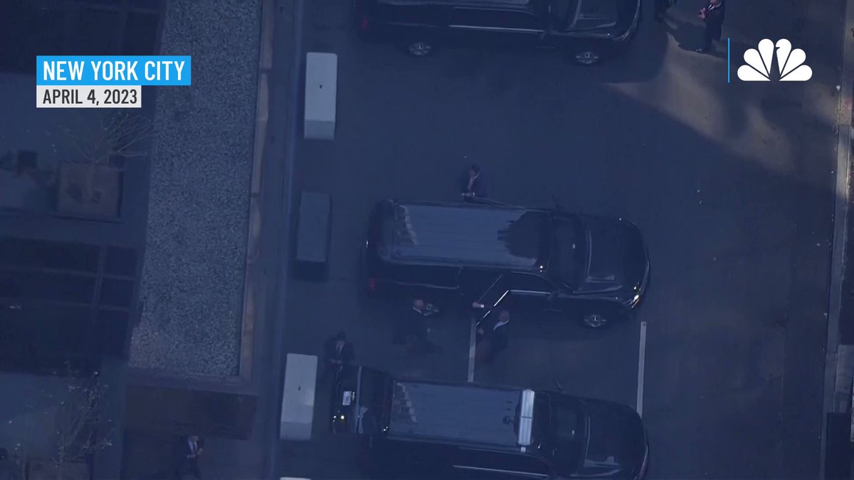 Former President Trump's motorcade leaves Midtown for the Manhattan Criminal Courts building.