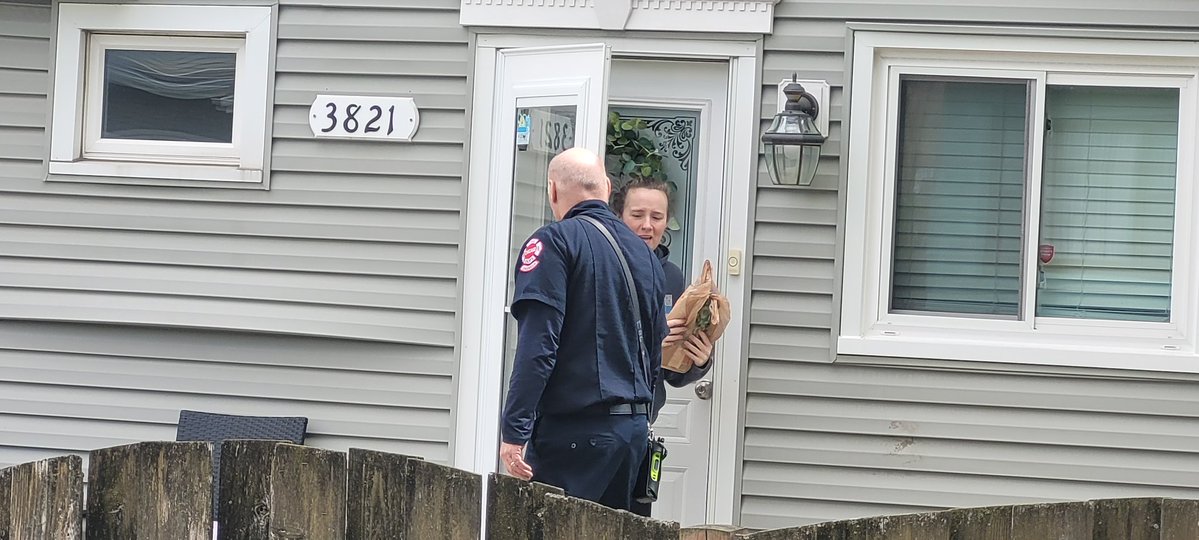 Pub Ed was joined by Batt 8, E 86, and T 57 to hand out smoke detectors and safety info following the unfortunate fatal fire that occurred on the 3800 block of N. Odell yesterday morning. Please check your smoke detector today