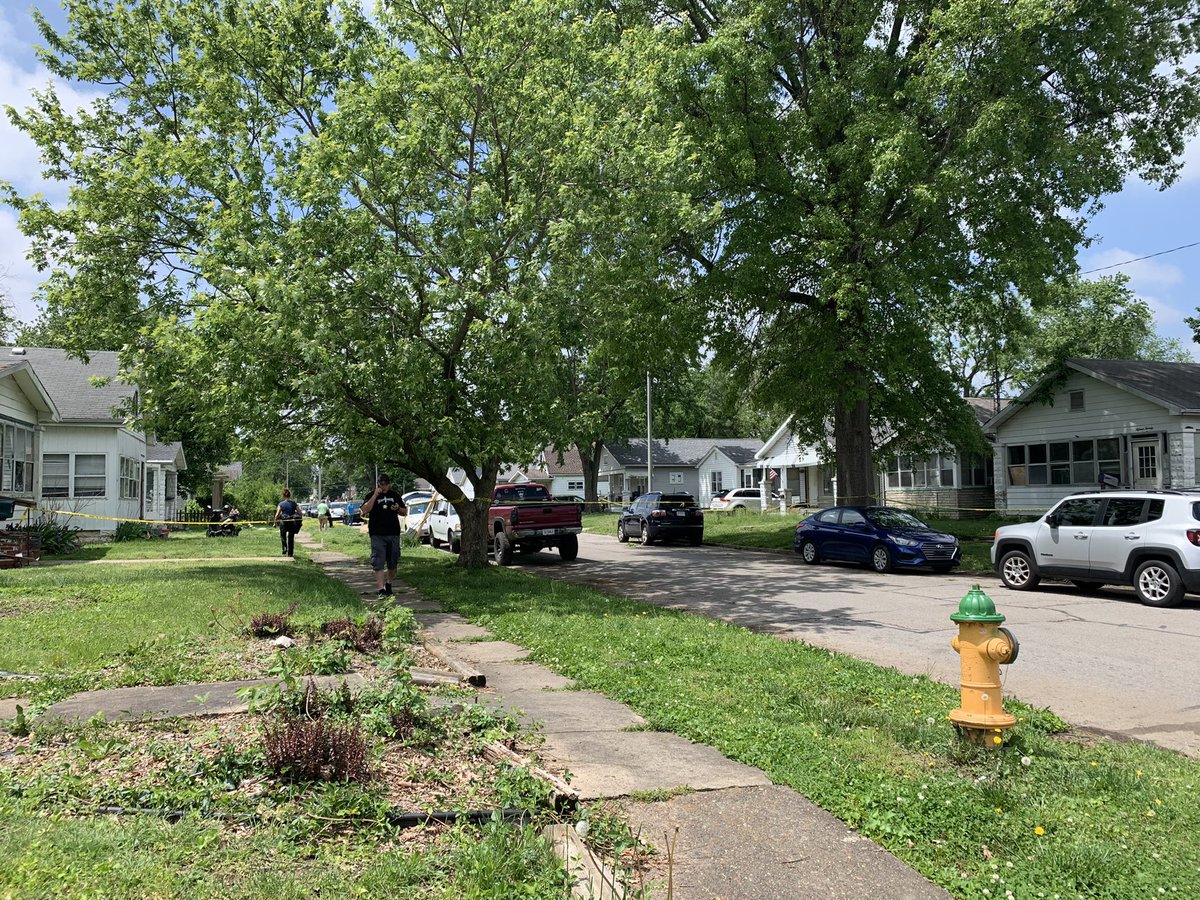 Scene in the 1500 block of E. Illinois St. where an officer-involved shooting occurred just after noon. EPD confirm one man is dead. nnThey say they were here in regards to a felony warrant.
