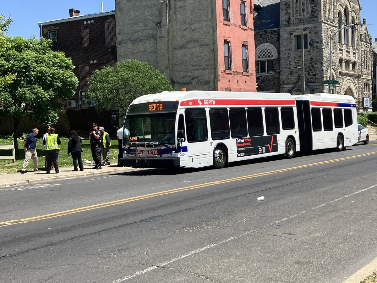 Police are investigating a shooting on a @SEPTA bus at N 21st and W Diamond in North Philly. Septa confirms 2 injuries. One person shot in the leg another was grazed by a bullet. Police are working to pull surveillance video
