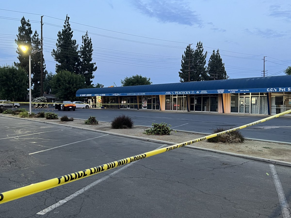 Visalia PD on scene of a shooting at the EZ Mart, near Walnut and Giddings. Limited info, VPD says they found two men shot in the parking lot. There are bullets laying next to several evidence markers.