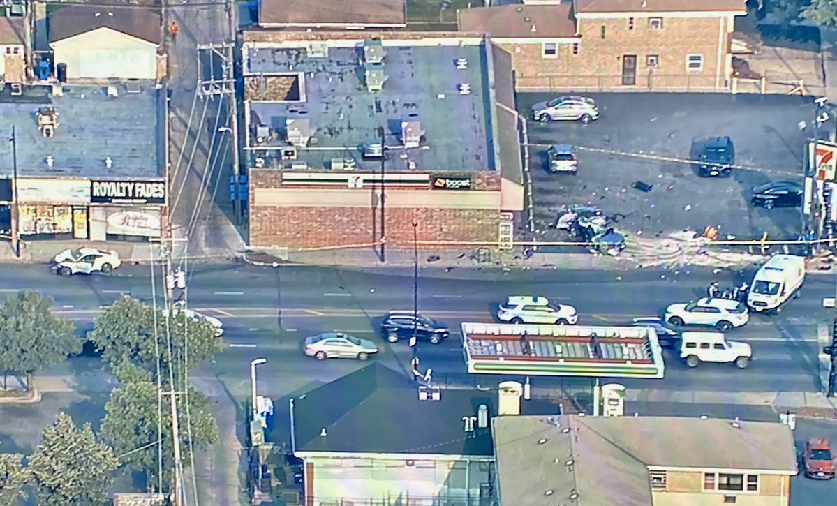 One of the worst crashes  at 59th and Pulaski. 2 vehicles involved, one split in half and ended up in the 7-11 parking lot. Southbound Pulaski is blocked 59th to 60th