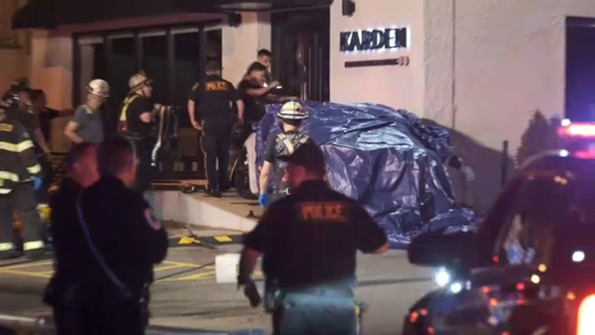 Teen killed after crashing into Ridgefield, New Jersey restaurant