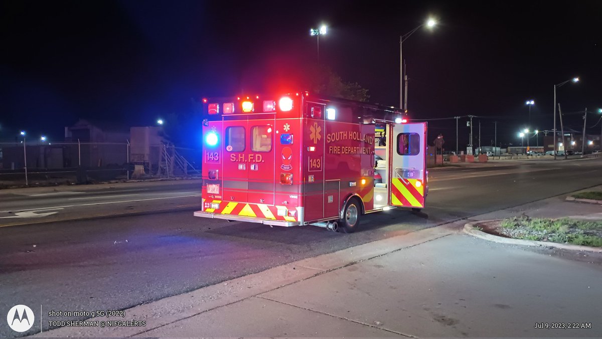 South Holland MVA 147th  and   Indiana  hit and run with minor personal injury, occupants of silver SUV all fled the scene after striking a vehicle from behind, then hitting a comed guide wire.