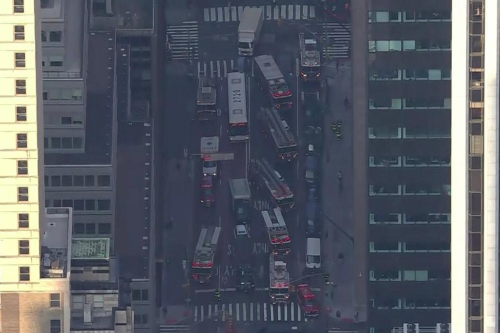 Gas tank explosion at landmark NYC building leaves construction workers injured