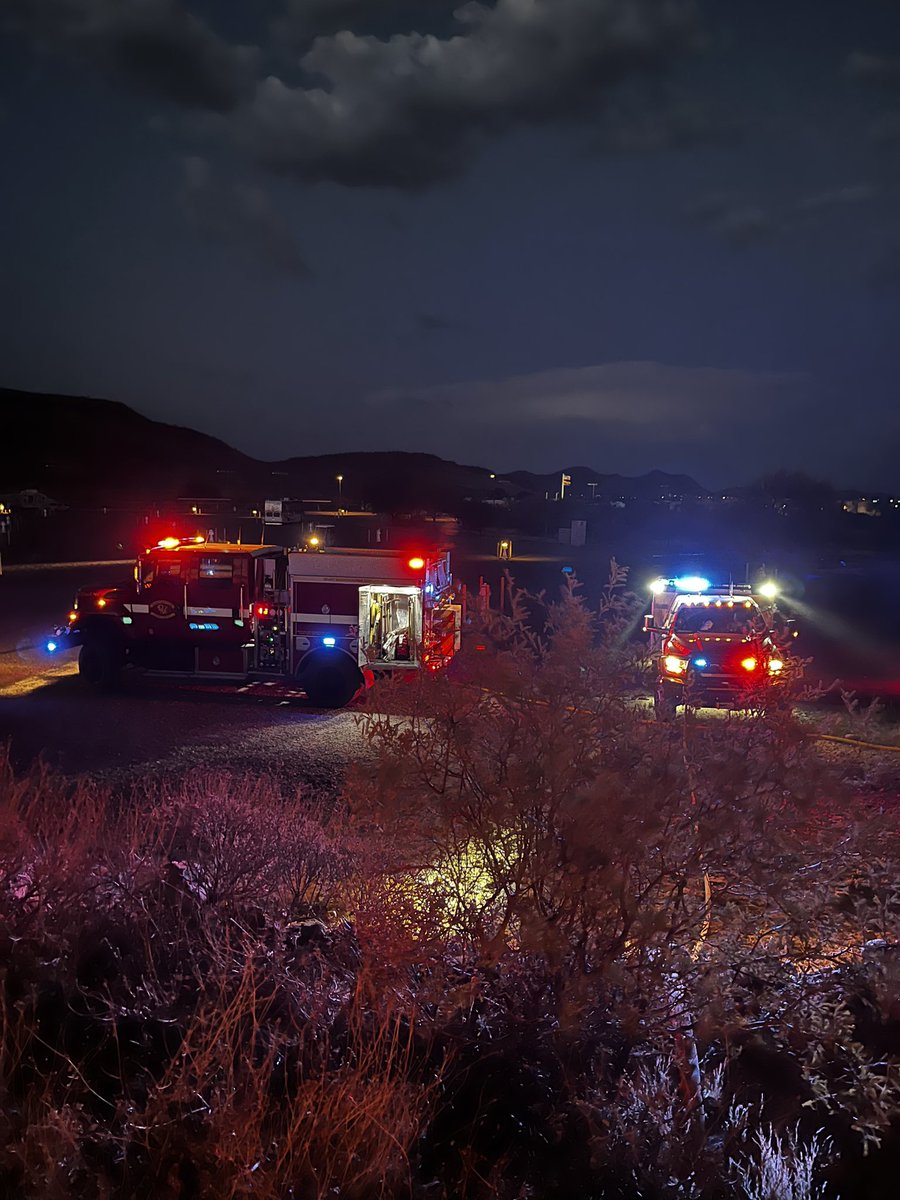 Daisy Mountain crews, along with @PHXFire  @PeoriaFire did an outstanding job getting this brush fire under control. The fire (just west of Ben Avery Shooting Range) was held to approx 2 acres. nnCause of the fire is unknown  no injuries were reported