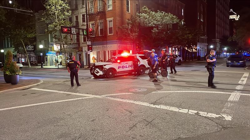 @CincyPD officer wanted to start/end their day with a hit and run. The officer is OK after being hit by another driver running a red light. This happened at 8th and Main.