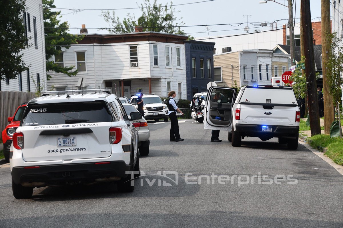 @CapitolPolice initiated a chase, which ended on Prout Street in Southeast DC not before several cars were hit and apprehended 1 of 2 attempted to run and blend in with locals.   Status of second person unconfirmed