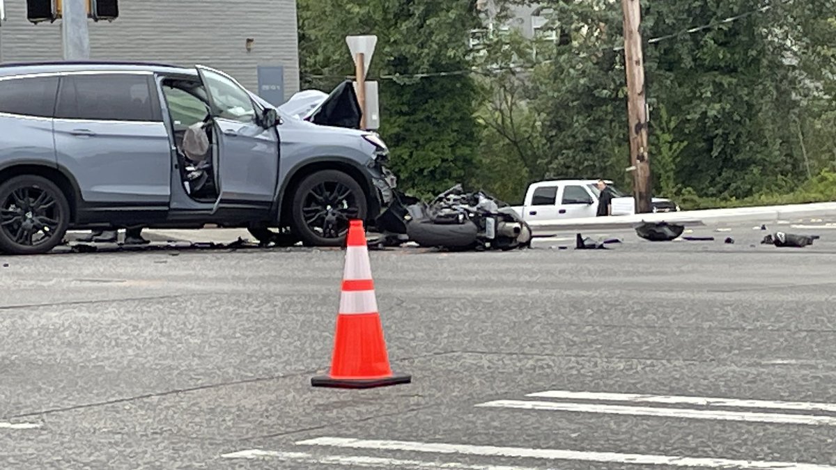 Renton police are on the scene of a deadly crash involving a motorcycle and a Honda SUV. This is at Duvall Ave NE and NE 4th St. What caused the accident isn't clear yet. Traffic slowly getting by.