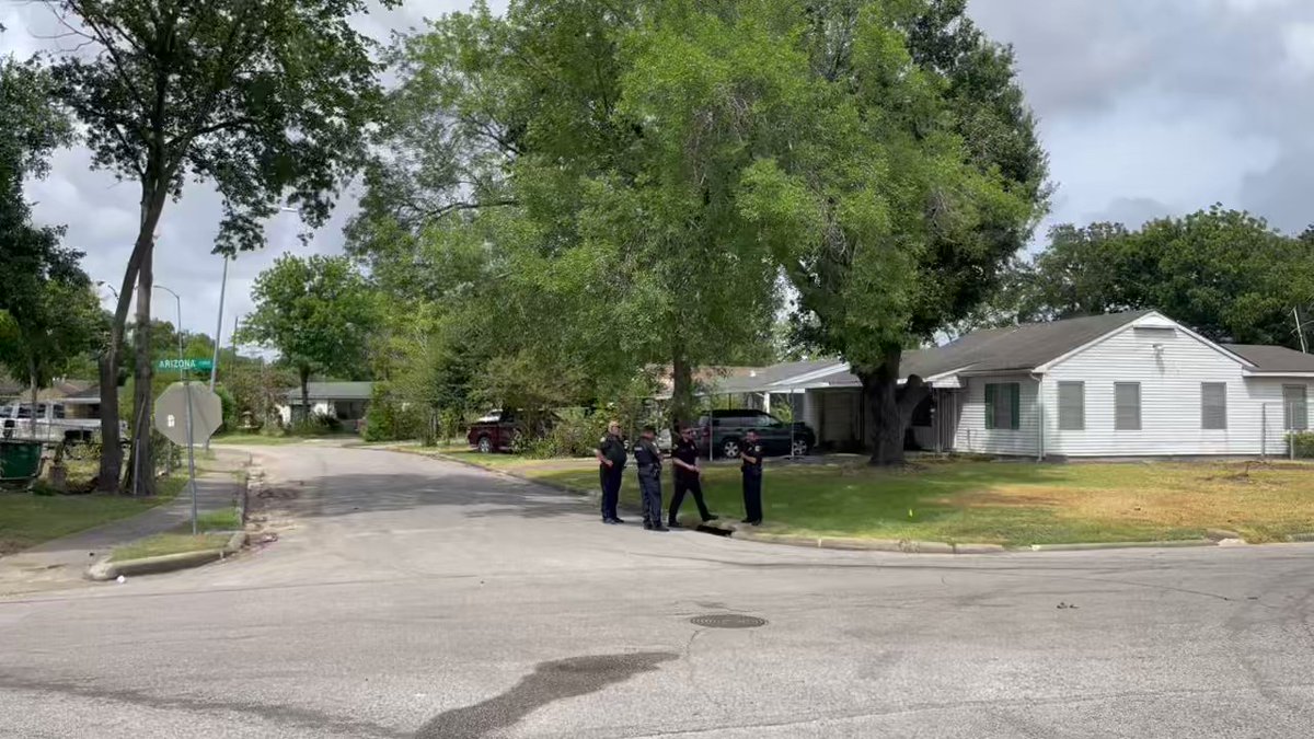 Police activity at Arizona and Bendell.  Nearby Bonner Elementary was placed on lockdown but it has since been lifted.