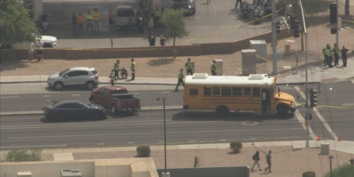 Speeder causes deadly multi-vehicle crash in Mesa involving school bus, police say