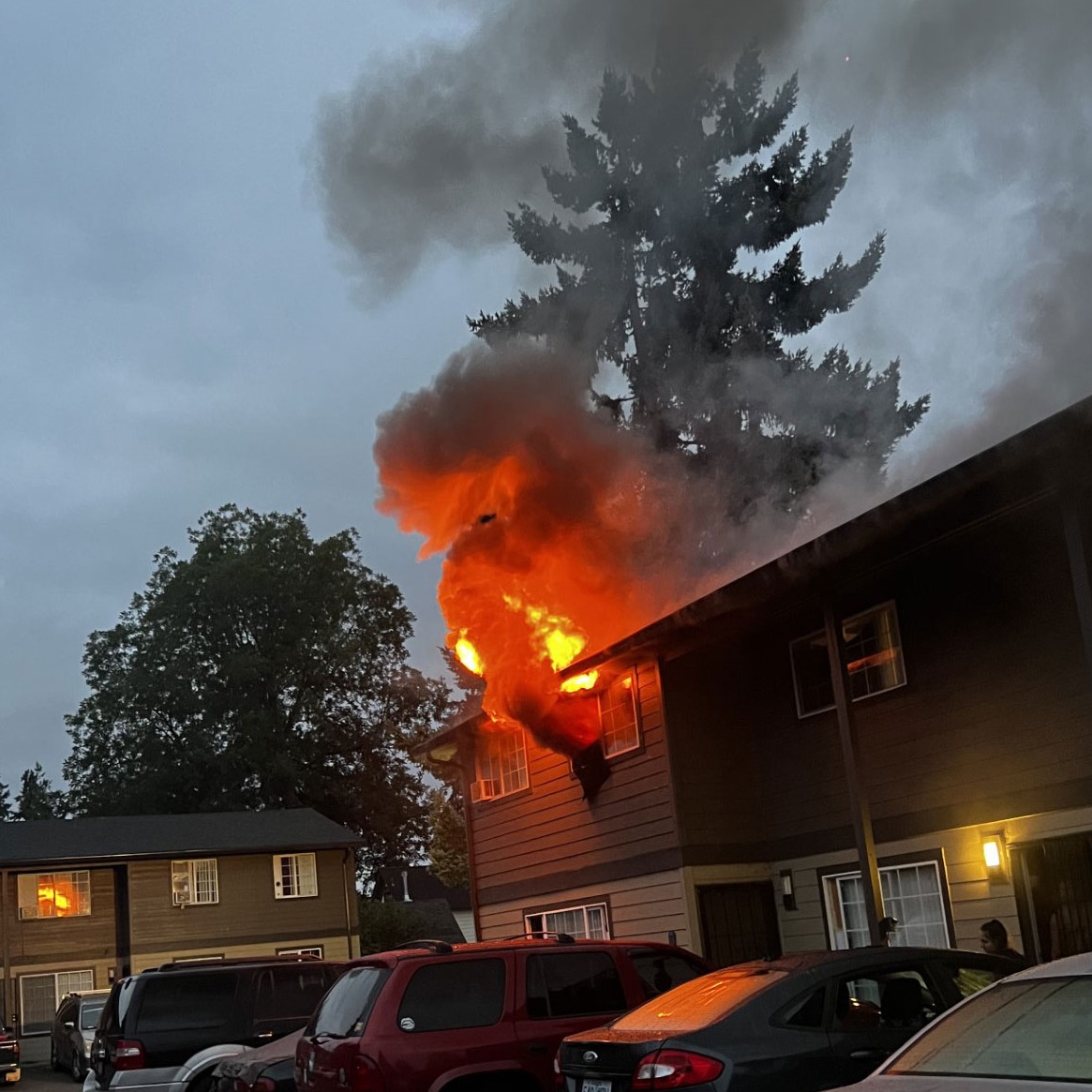 9 people displaced after apartment fire in Hillsboro