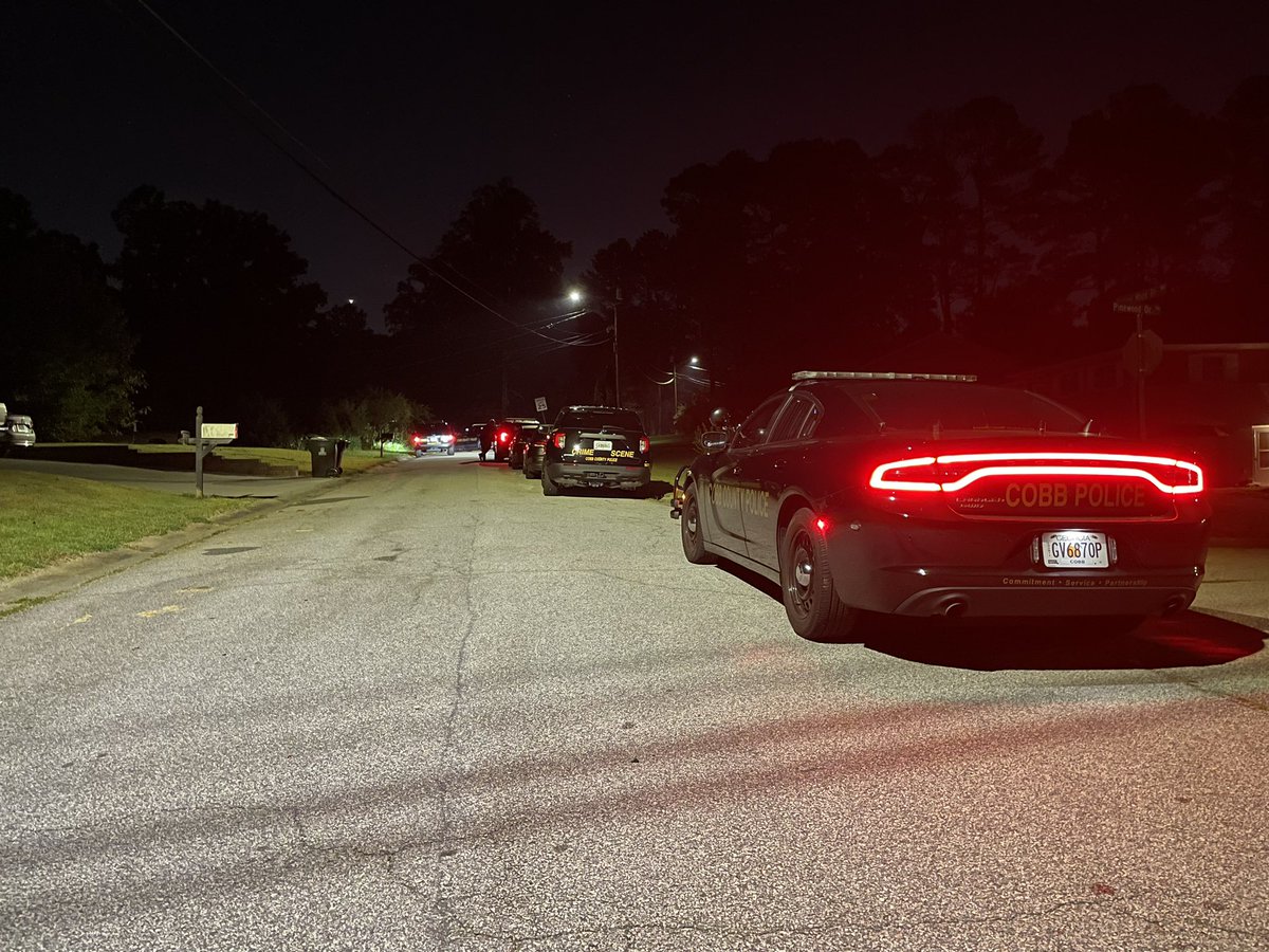 @CobbPoliceDept and crime scene investigators are on the scene of a fatal shooting on Valley Wood Drive. Police tell a man was shot and killed inside a home here by a possible intruder.