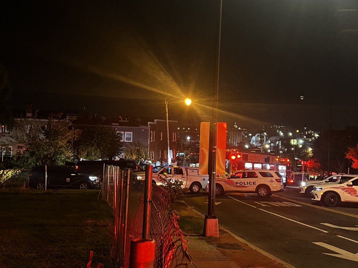 @DCPoliceDept and @dcfireems are on the scene of a fatal crash at Brentwood and Saratoga Ave NE. Police say the two cars that crashed had previously been carjacked. One car crashed onto the sidewalk and another into the power pole pictured here