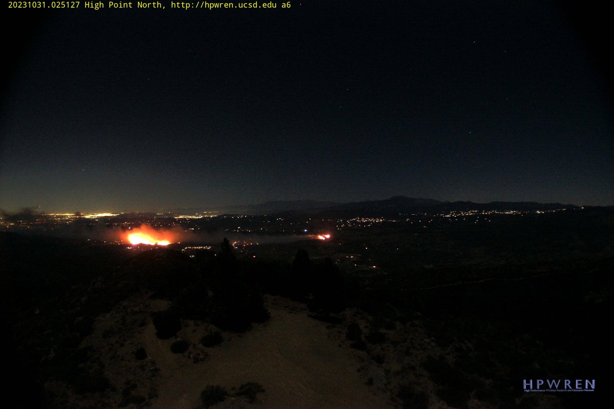 HighlandFire (Riverside Co) - The fire is now well established in the canyons, making a run towards Hwy 79 and Sage Rd, in alignment with  winds and moving at a critical rate of spread. About a half to 3/4 of a mile away.