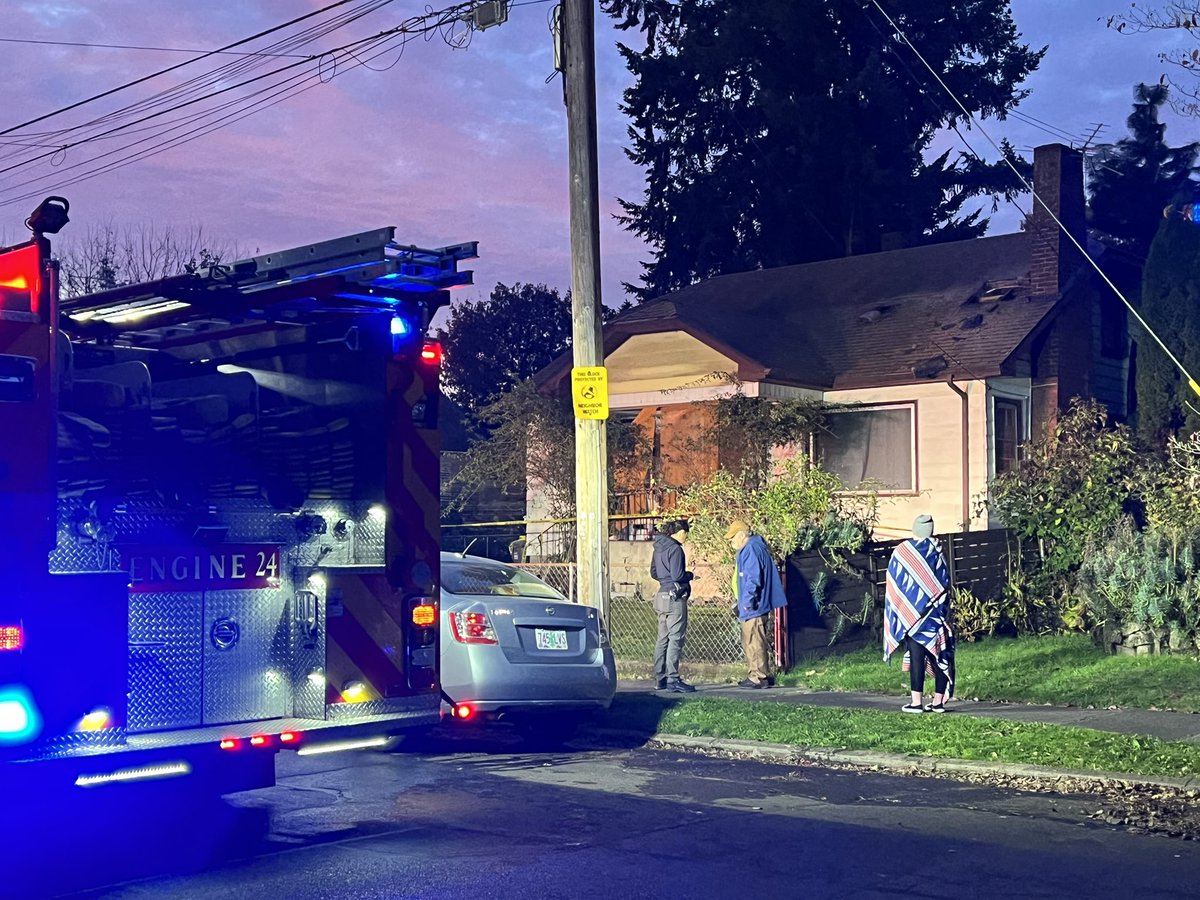 FATAL FIRE: @PDXFire is responding to a fatal residential fire on N Schofield Street.Crews got the call at 6:40am and one occupant died from the fire. The medical examiner is on-scene.They tell the house was filled with clutter and most of the damage was not structural: