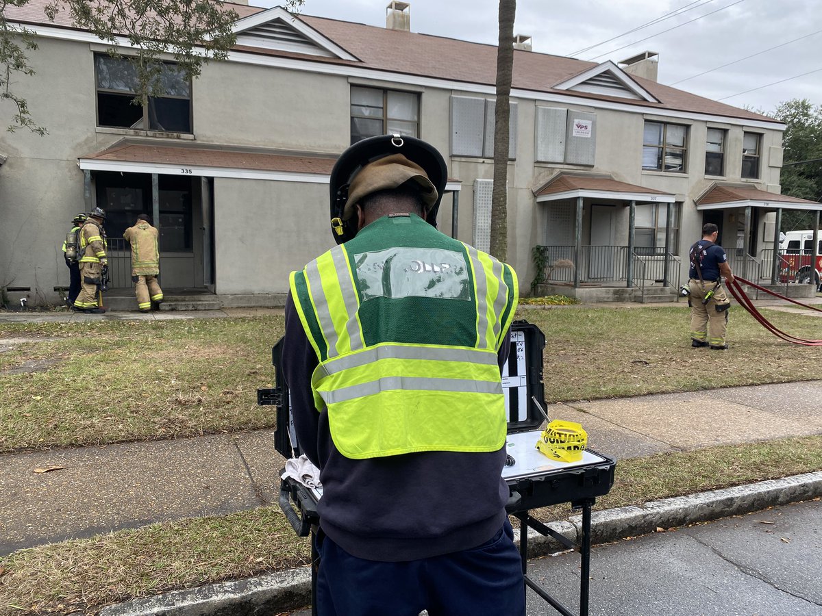 SFD responded to the report of a structure fire at the 300 block of Yamacraw Village. The fire was out in under five minutes. Four individuals are displaced with no injuries. The cause is under investigation