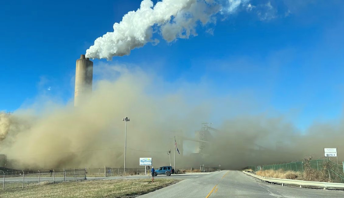 3 hurt, 1 hospitalized after tower leak at Kentucky power plant