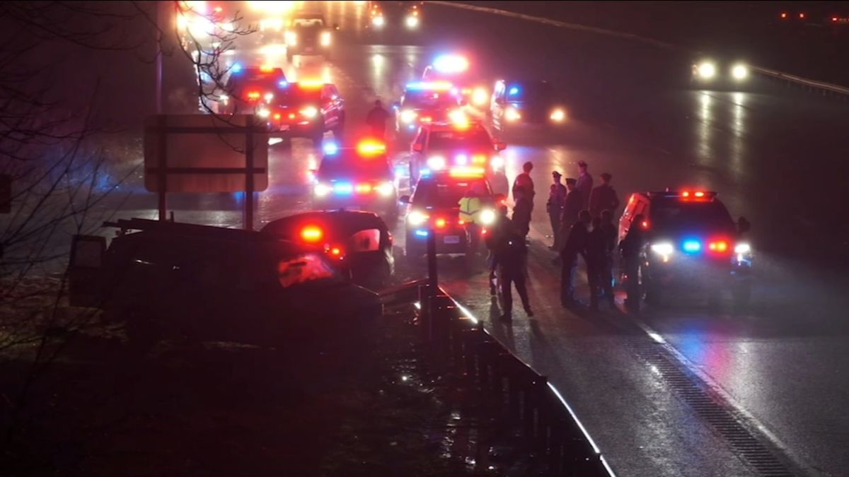 Officer wounded in shooting on Garden State Parkway; suspect injured