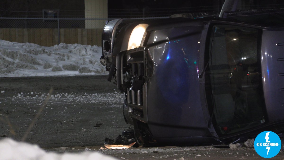 Accident W/Unknown InjuriesArea/Location: 28th and Broadway Responding: CBPD, CBFD - T22 and M22 Vehicle/Roll-overIn-traffics- FD: One trucks fleeing the scene- Silver Chevy Heading WB on Broadway- Plate number identified