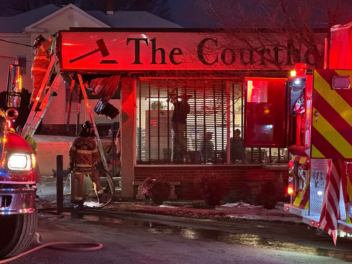 Firefighters are responding to Courthouse Cafe in Rustburg.
