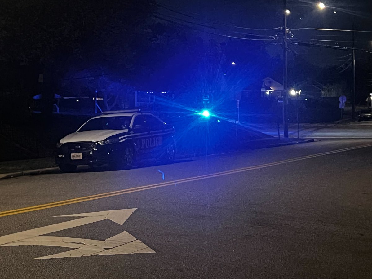 Fairfax County Police received a call at 9:19pm for a stabbing in Springfield. A man showed up at his home on the 7000 block of Essex Ave with stab wounds. Police are trying to figure out where the stabbing happened. The victim has non-life-threatening injuries