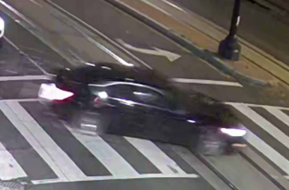 @DCPoliceDept confirming the triple shooting at the 1800 Bl. of Benning Rd. N.E. with 3 adult males transported with gunshot wound injuries.MPD is seeking the vehicle pictured below in connection to this shooting. Three men were transported from the scene conscious and breathing
