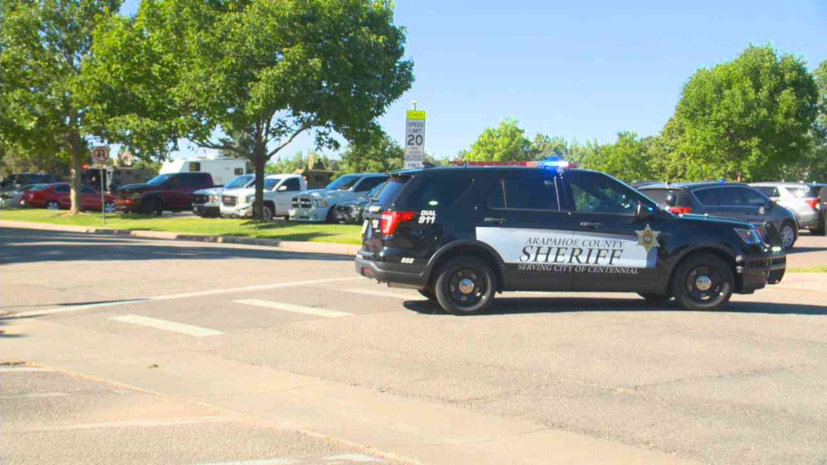 Barricaded suspect near elementary school in Centennial