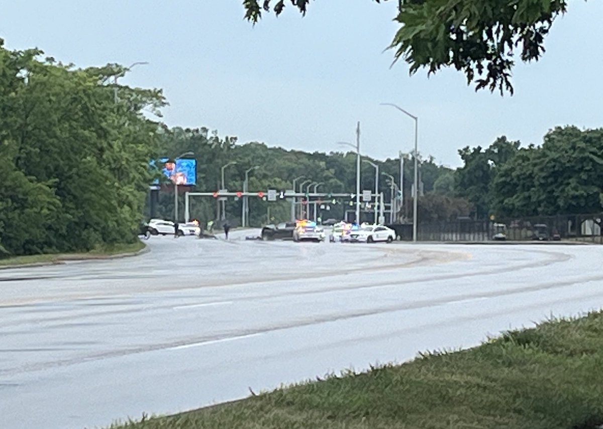 A man is dead and 2 others injured after a crash on Fall Creek Parkway near the State Fairgrounds. IMPD received an  incomplete 911 call  around 10am. Closed: Fall Creek Parkway between 38th and  Keystonewthr