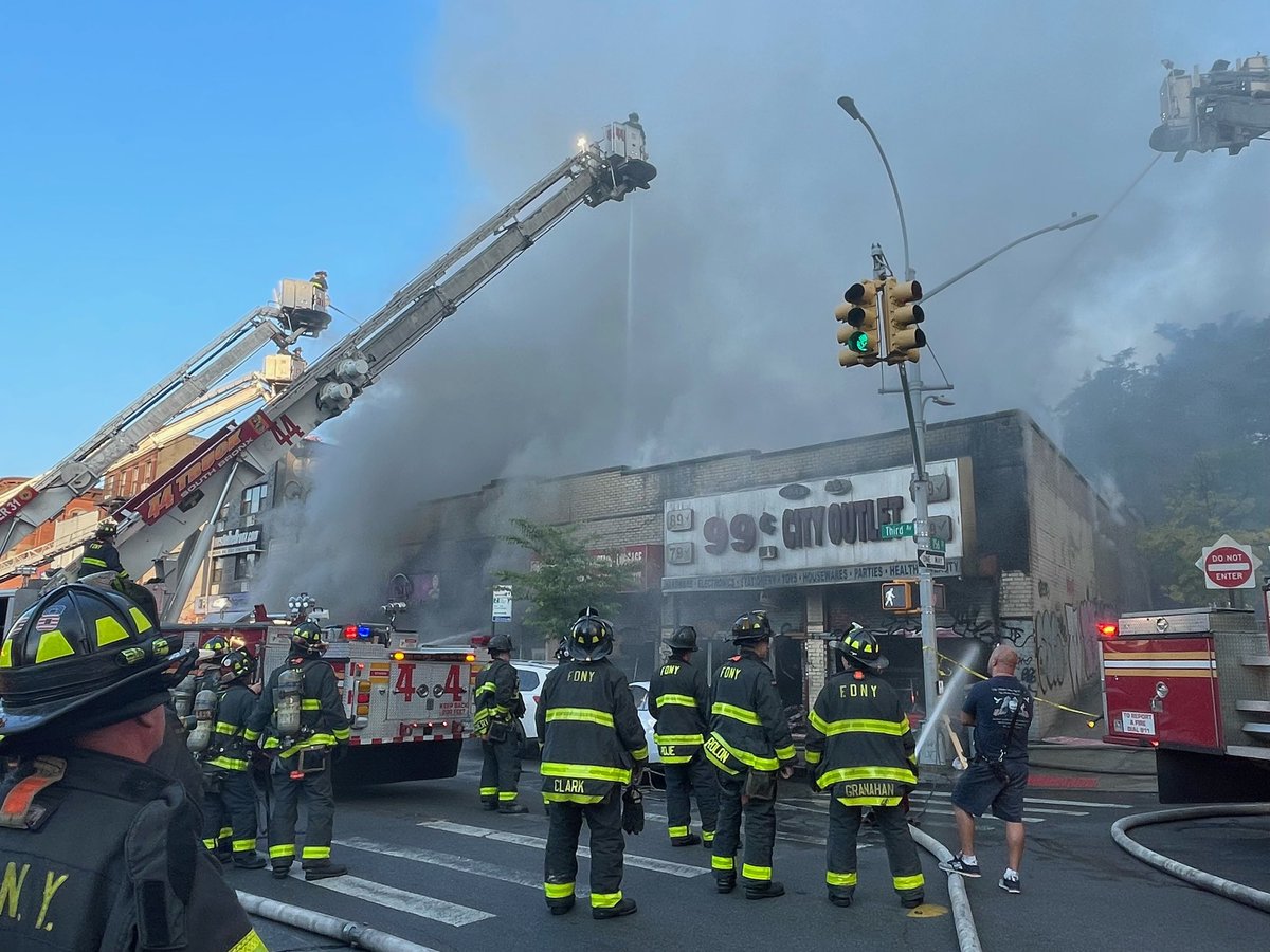 11 call for a fire in Dunkin’ Donuts. Upon arrival we encountered a smoke condition inside. We began searching for the fire and opening up the other stores that were still closed. We have four commercial occupancies involved. Given the humidity, the smoke is not lifting, so we advise all residents in the area to keep their windows closed,” said Assistant Chief Kevin Brennan at the scene of a 4-alarm