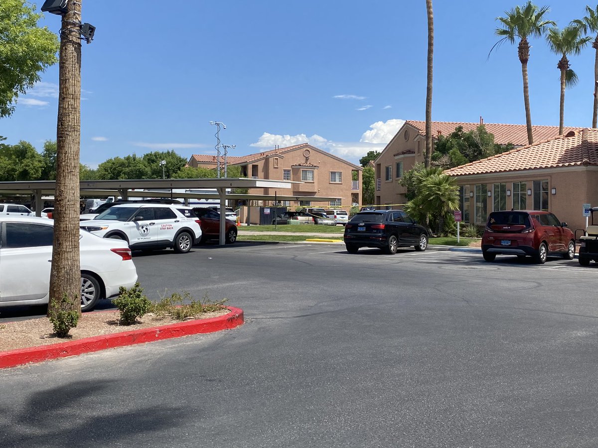 Very active scene here at Craig Ranch Villas in North Las Vegas. 5 people dead, one teen in critical condition. nPolice say suspect was found earlier this morning