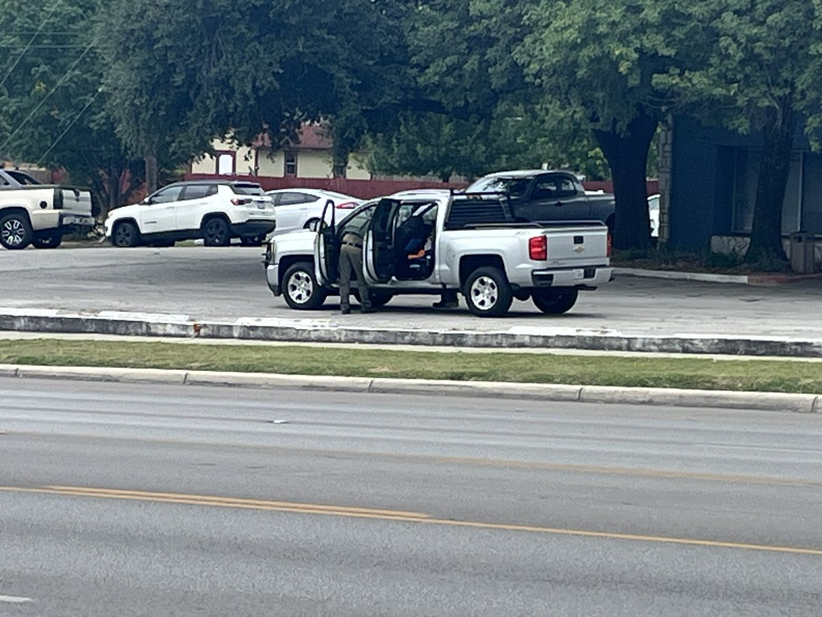 BOMB SQUAD along with Sa pd. This at Linda Dr and San Pedro. Traffic being rerouted at this location. Alamo collage pd is also at scene