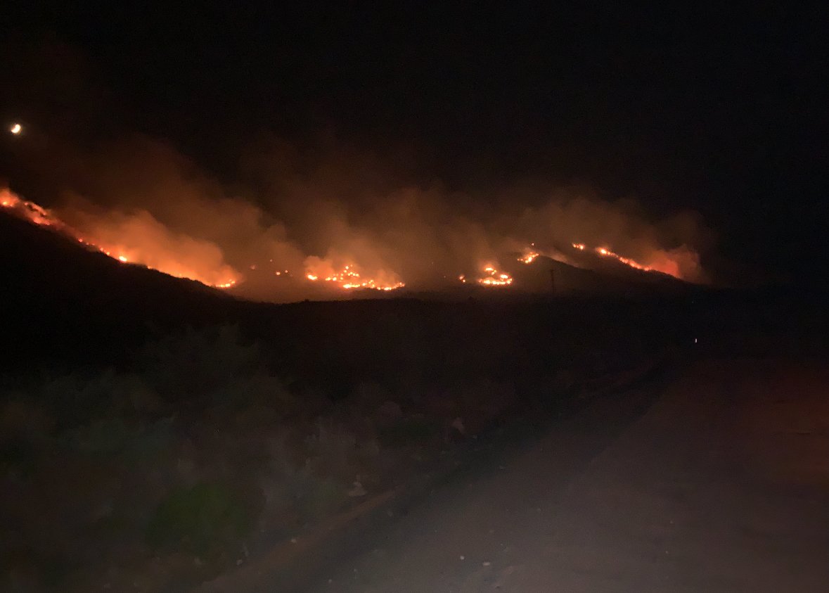 1200 ac. AZFire AZForestryHillsideFire  - fire stayed very active overnight and currently estimated at 600 ac. Overnight shift worked to protect structures  and  infrastructure. Fire remains active on all sides as of this morning.