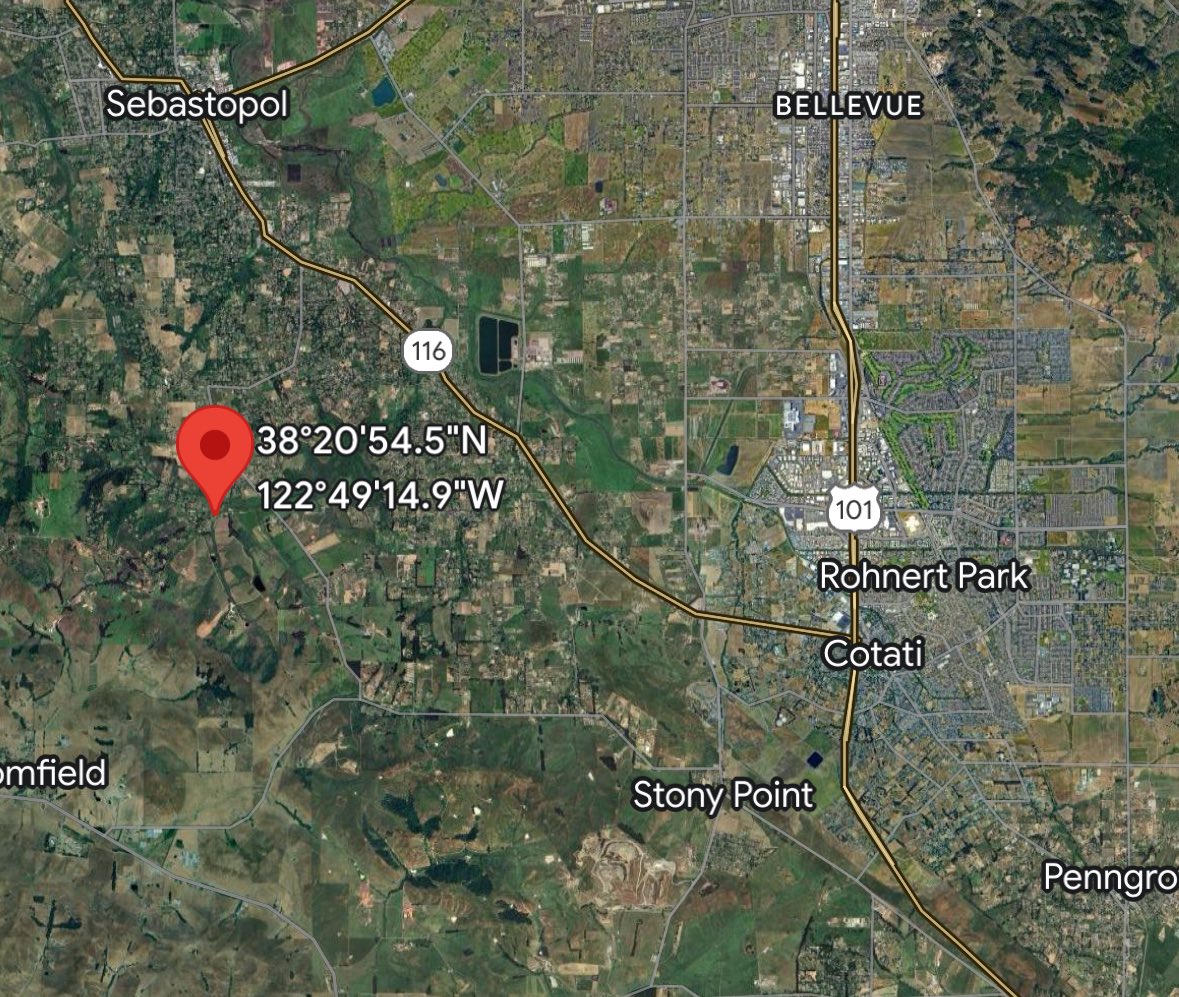 BloomfieldFire: Firefighters are at scene of an approximate 1/4 acre vegetation fire in grass with a slow rate of spread near Bloomfield Road and Blucher Valley Road in Sonoma County. There is a light fog wind on the fire