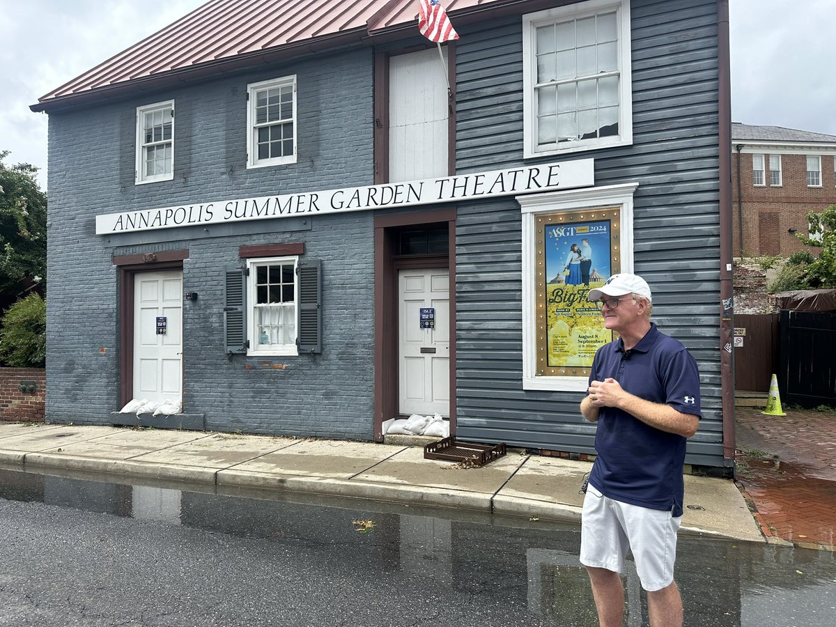 Many businesses took precautions with sandbags